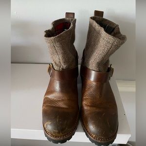 Wool rich ankle boots size US 7-UK 5